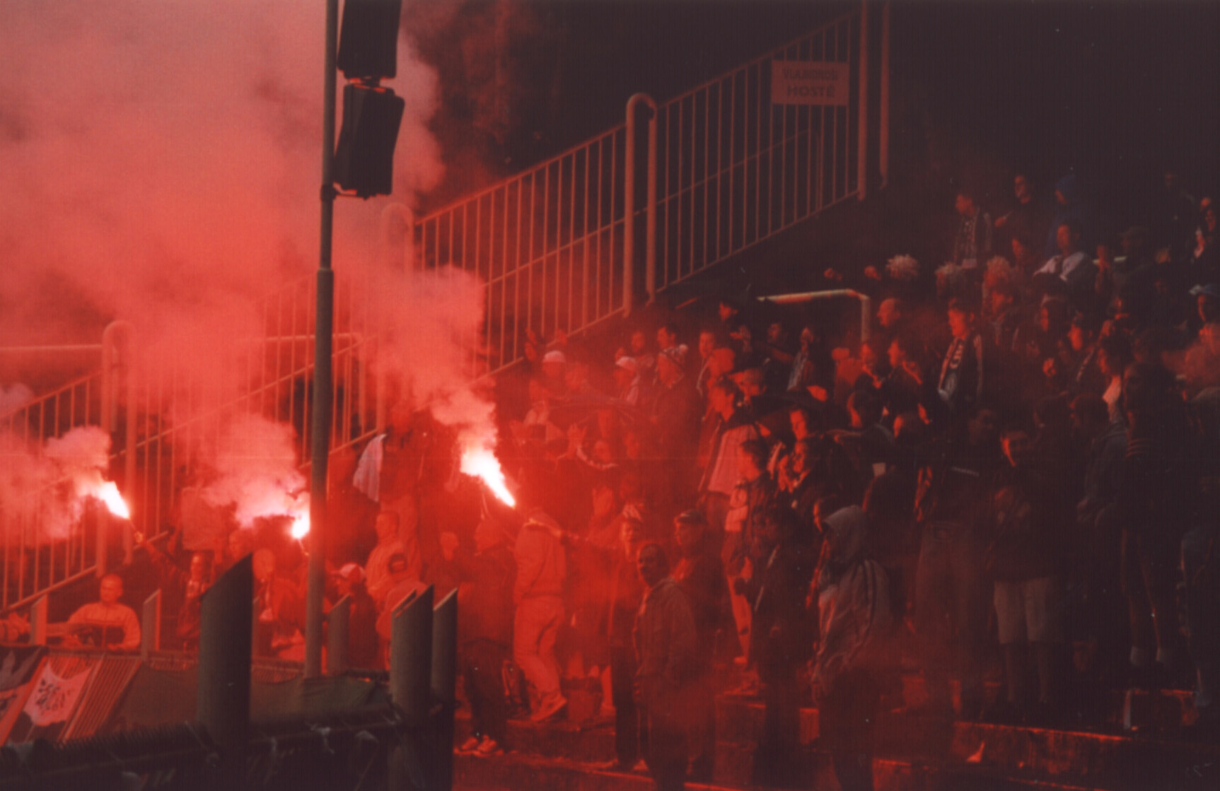 Bezpečnostní agentura zaútočila na klidné fanoušky !