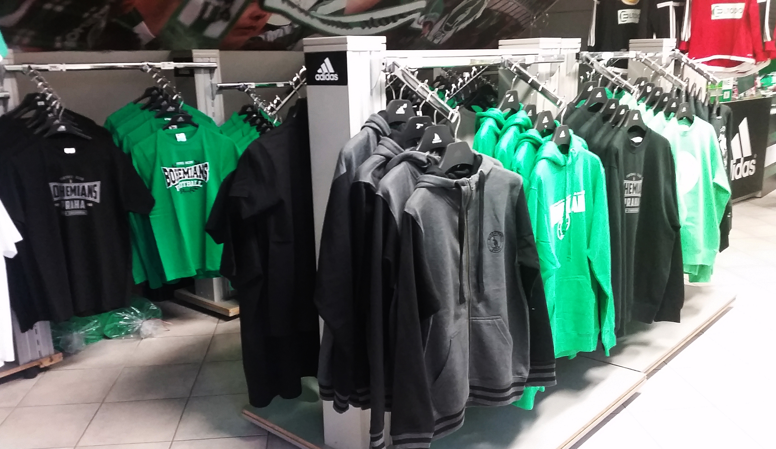 Vánoční prodej ve fanshopu